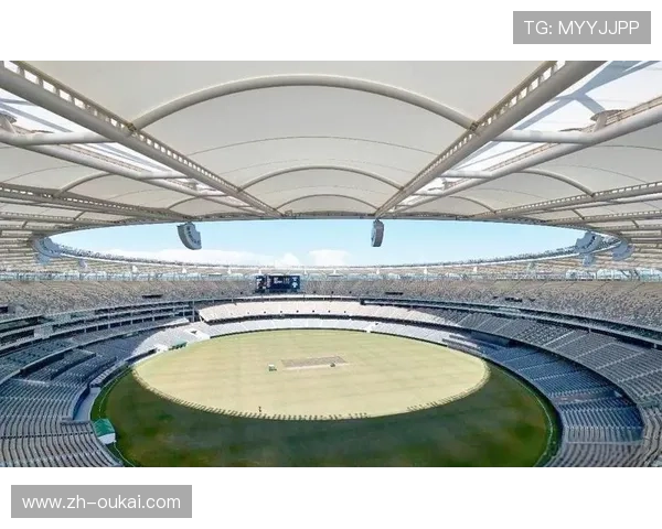 尊龙足球官网为用户提供丰富的足球直播资源和精彩比赛回放，享受高清观赛体验